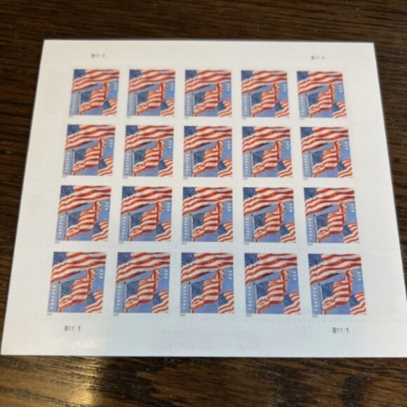 2022 USA FLAG SCOTT  STARS & STRIPES 1000 FOREVER STAMPS SHEET - Picture 1 of 3